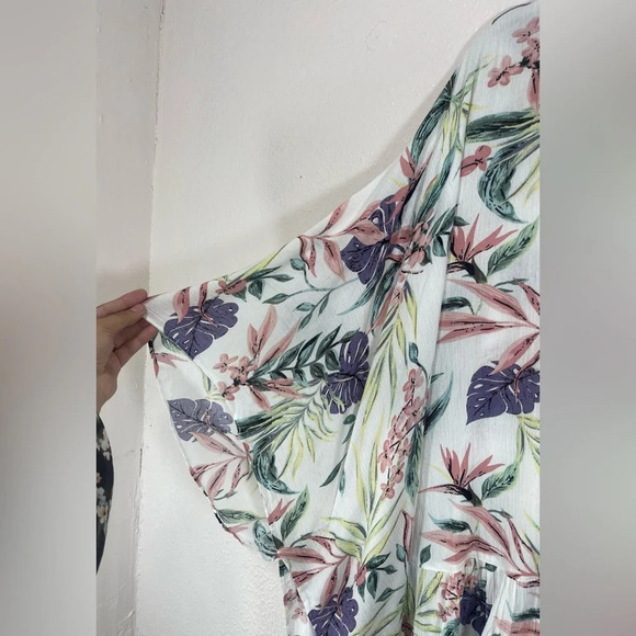 Umgee White flower Floral Print Kimono Wrap Women’s M/L - Picture 4 of 12